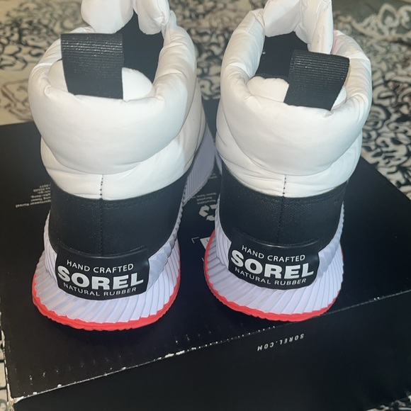 Sorel Out & About Puffer Bootie - Picture 2 of 6